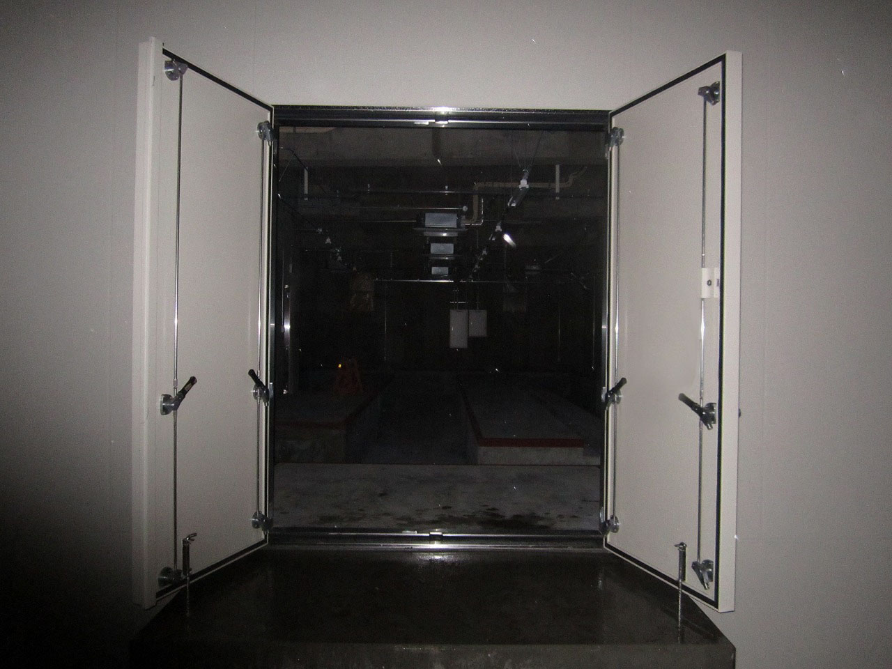 止水扉両開き式 大奉金属